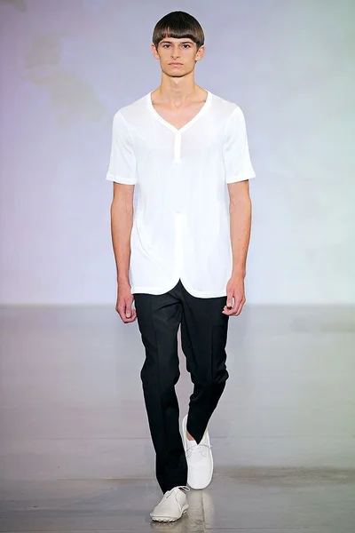 Look 15